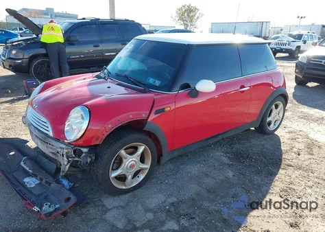 2004 Mini Cooper z USA, uszkodzony, nr VIN WMWRC33484TJ59655